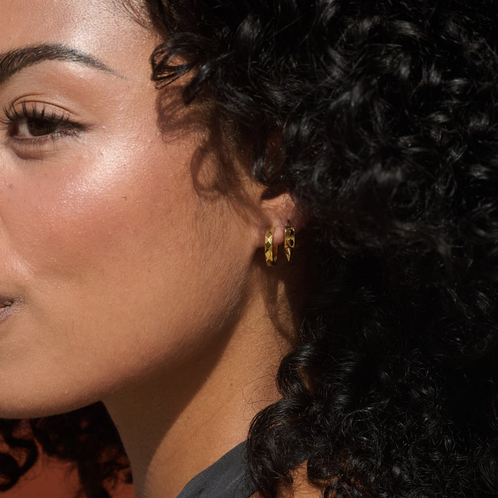 Noor - Boucles d'oreilles créoles à pointes 16mm en acier inoxydable