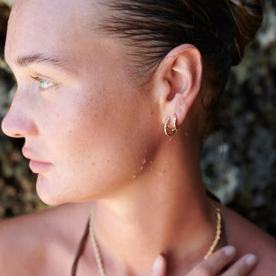 Eden - Boucles d'Oreilles Twisted Huggie 12mm Acier Inoxydable