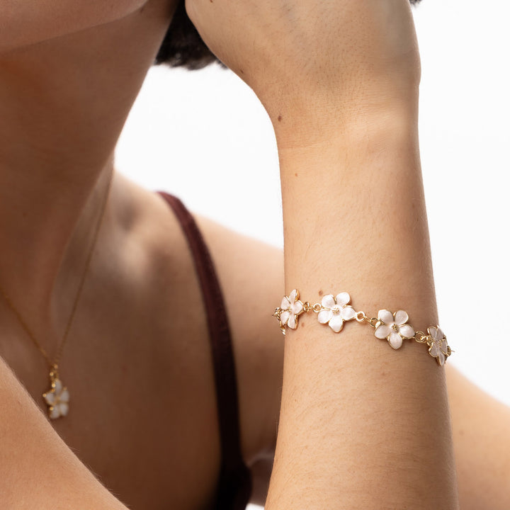Adeline - Bracelet Chaîne en Émail Rose en Forme de Fleur