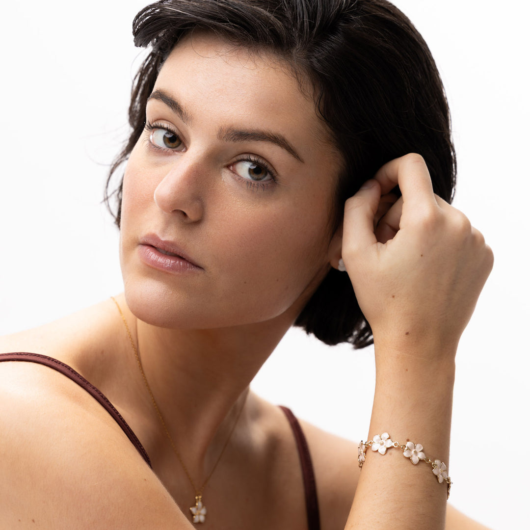Adeline - Bracelet Chaîne en Émail Rose en Forme de Fleur