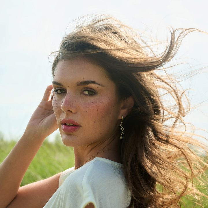 Millie - Boucles d'oreilles créoles en cristal Love Letter Danglin'