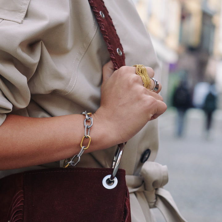 Agneta - Bague à pompon