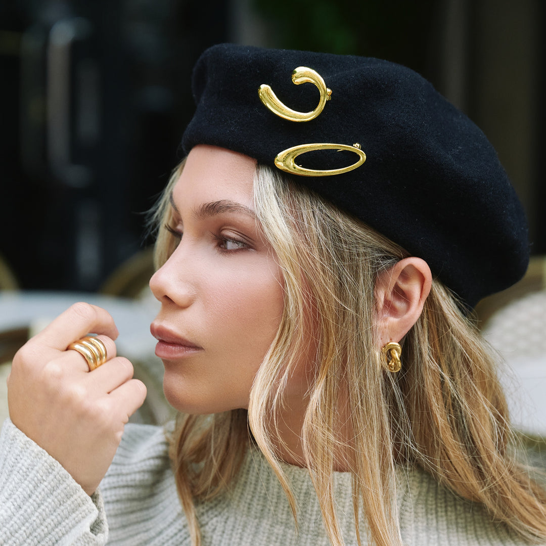 Novelia – sculptural brooch, gold | Timi of Sweden