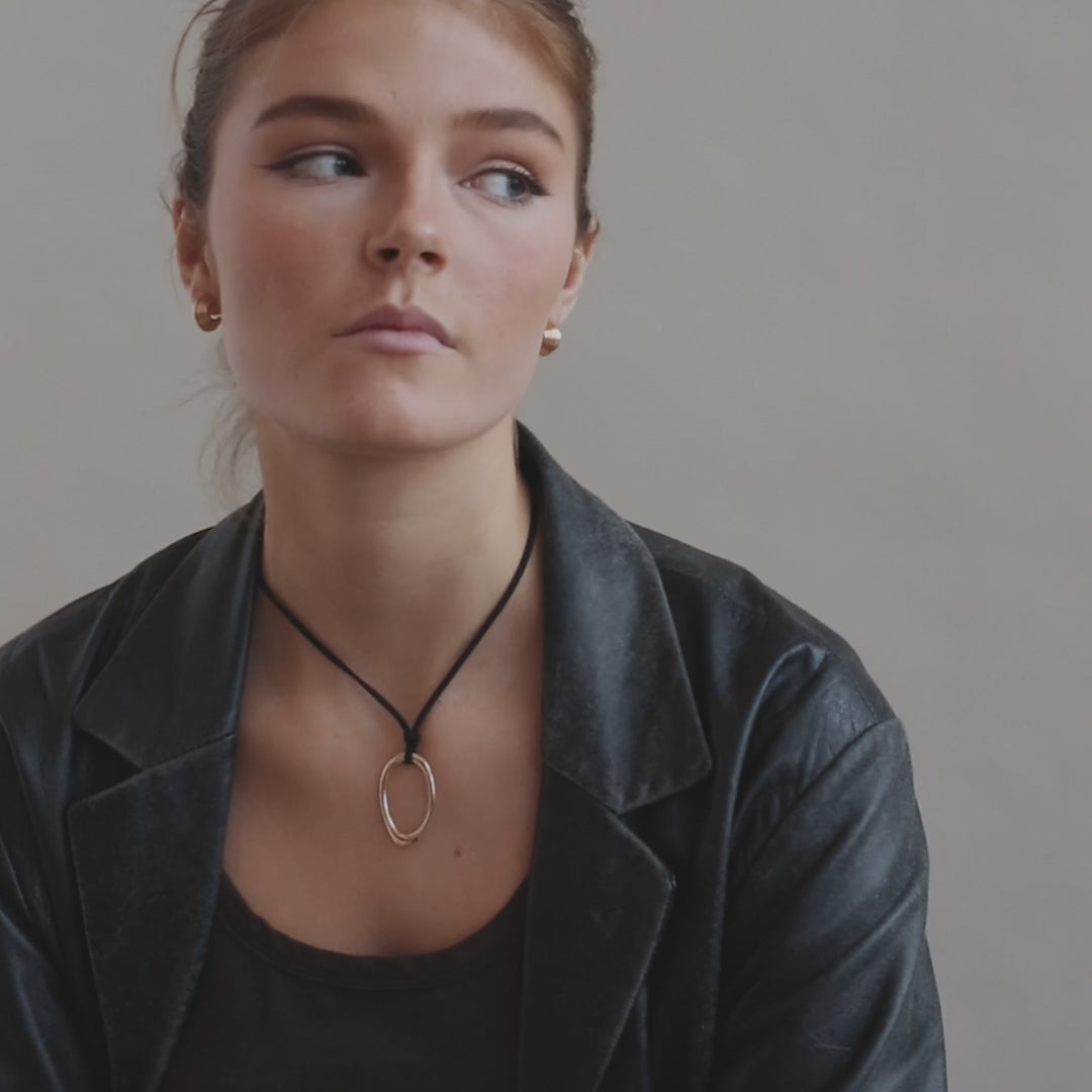 Molly - Collier cercle irrégulier réglable des années 90