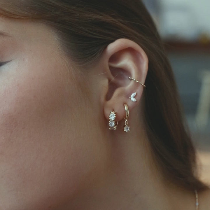 Leah - Boucles d'oreilles à tige en cristal et feuille