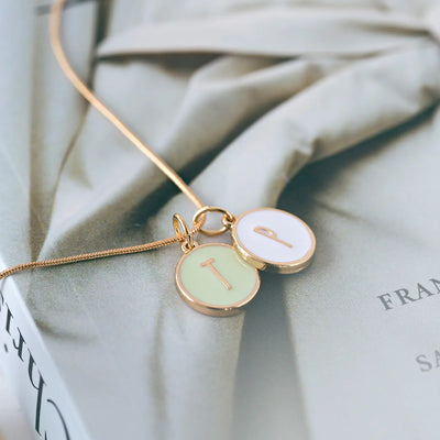 Lettre en collier chaîne serpent