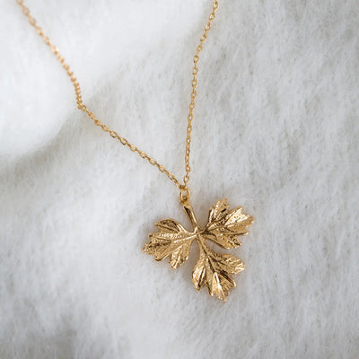 Collier grande feuille