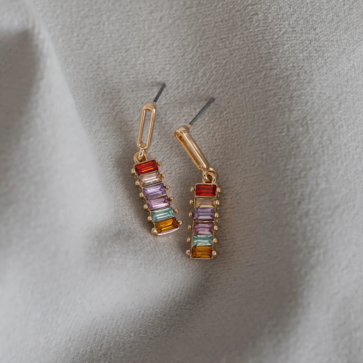 Boucles d'oreilles pendantes pierres colorées