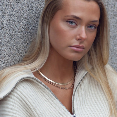 Collier de perles fumées